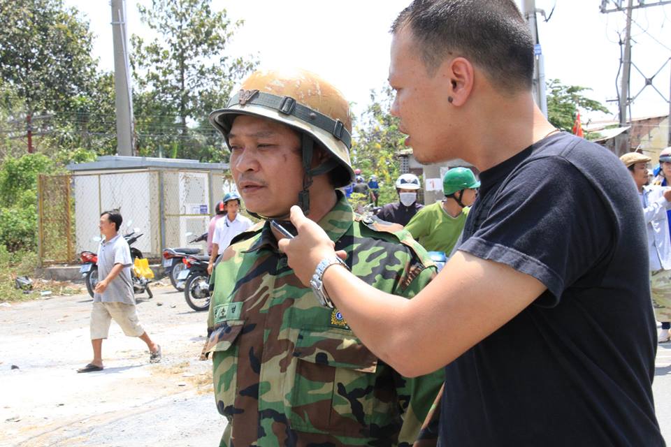 Đồng[-]Nai:[-]Cầu[-]Ghềnh[-]đang[-]sập,[-]người[-]dân[-]rớt[-]xuống[-]sông
